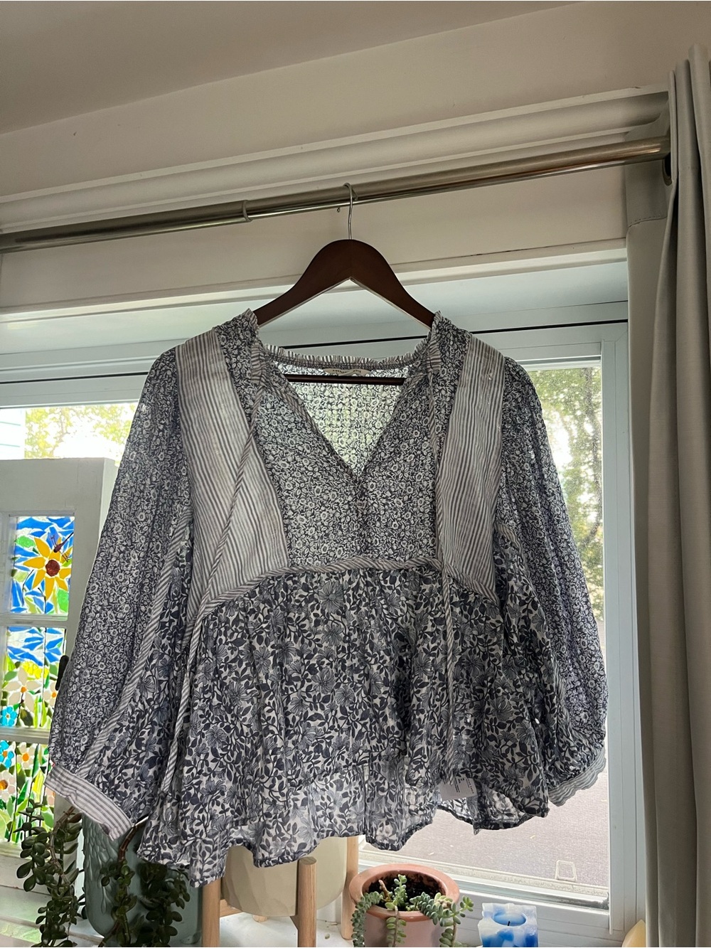 American Eagle Outfitters Navy and White Floral Tunic Top